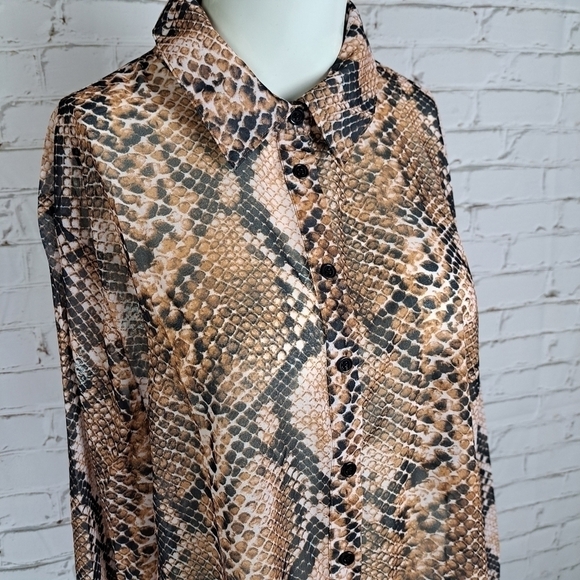 Fashion Nova Sariyah Snakeskin Shirt - Picture 5 of 12